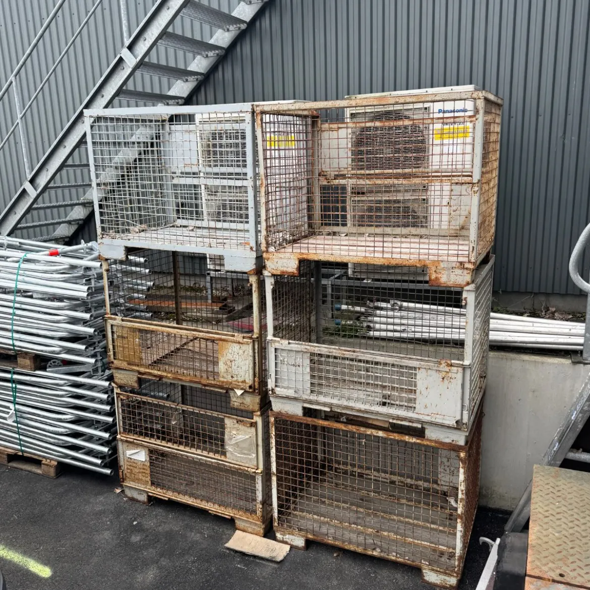Begagnad Materialbox Stål