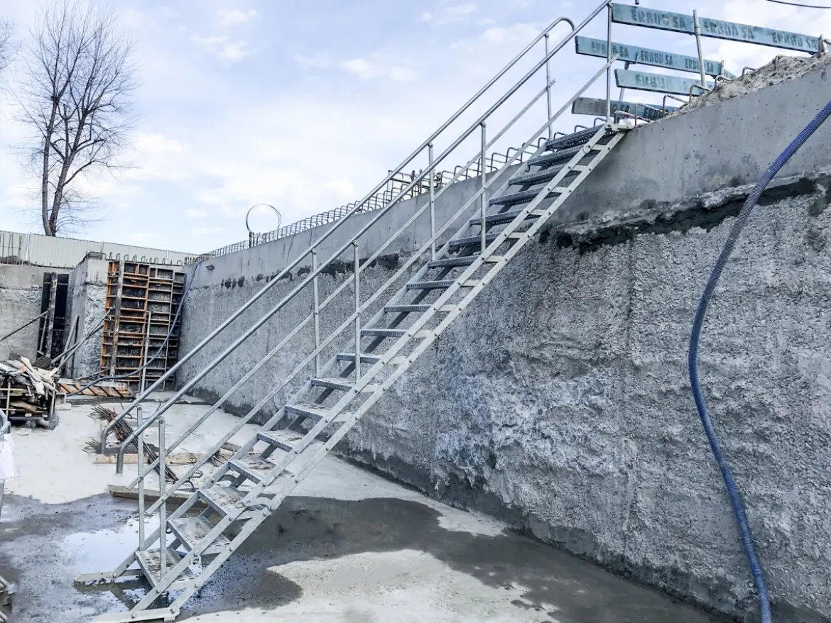 Bodtrappa 100cm 18 steg komplett 2 räcken
